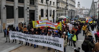 Miles de personas se manifiestan en distintos municipios españoles para unirse al grito global de “Soluciones y no declaraciones” 