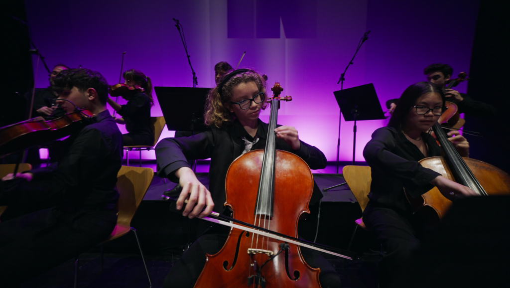 SUPERARTE, una historia de ocho personas que superan sus limitaciones para convertirse en artistas