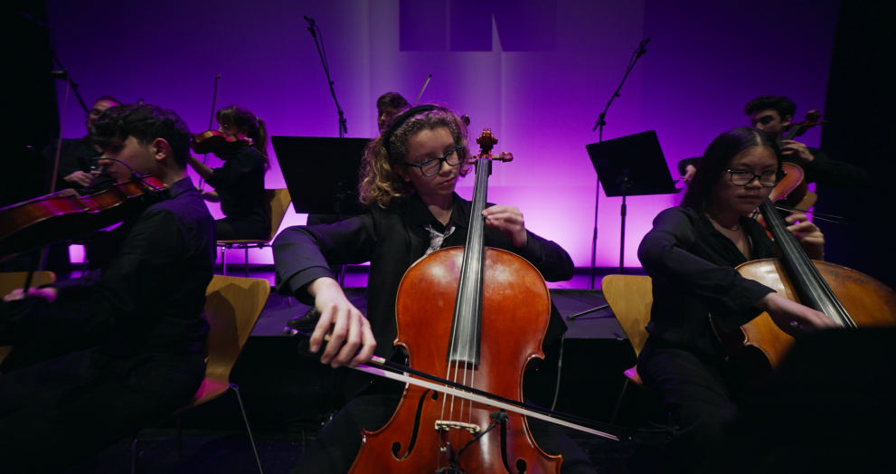 SUPERARTE, una historia de ocho personas que superan sus limitaciones para convertirse en artistas