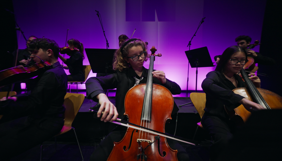 SUPERARTE, una historia de ocho personas que superan sus limitaciones para convertirse en artistas