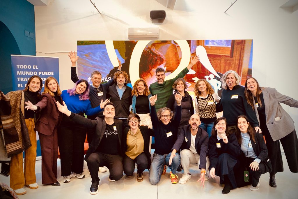 22 medidas para que la inteligencia artificial fortalezca la democracia: Ashoka presenta un nuevo informe de AI for Better