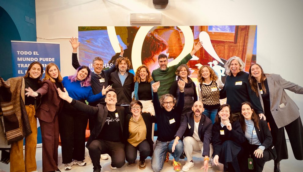 22 medidas para que la inteligencia artificial fortalezca la democracia: Ashoka presenta un nuevo informe de AI for Better