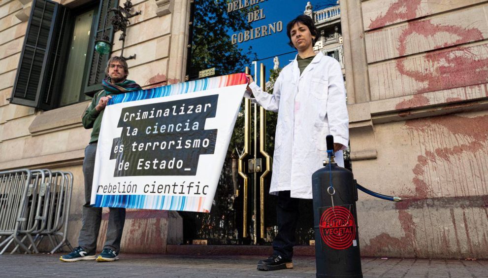 Tres actvistas de Rebelión Científica irán a juicio por una protesta climática no violenta