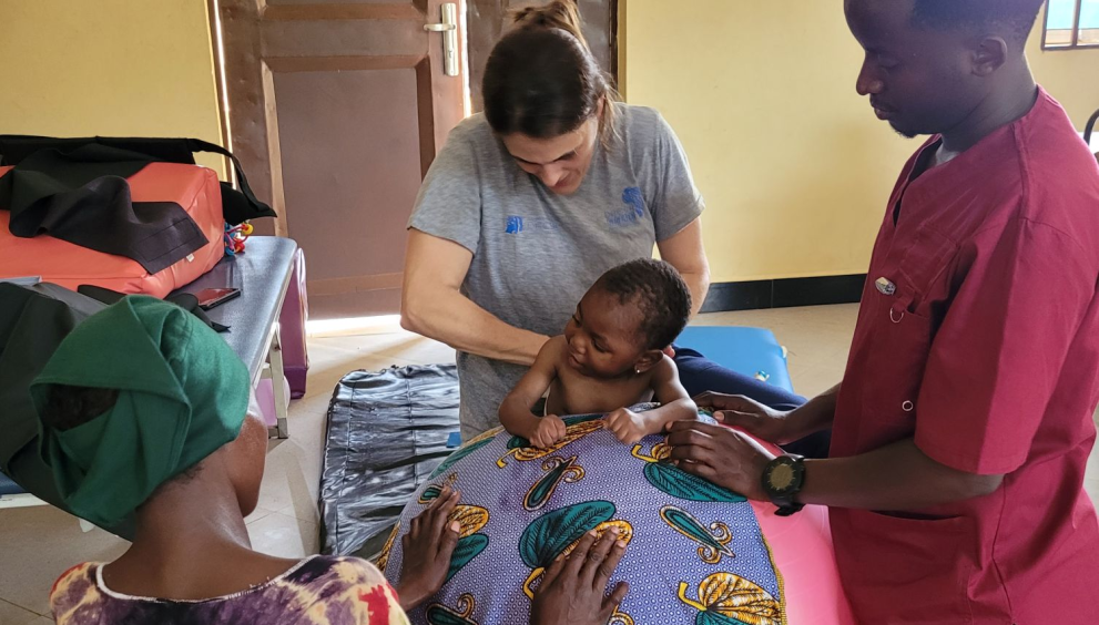 Fundación DACER lleva sus proyectos de neurorrehabilitación a África y amplía su impacto en pacientes y familias